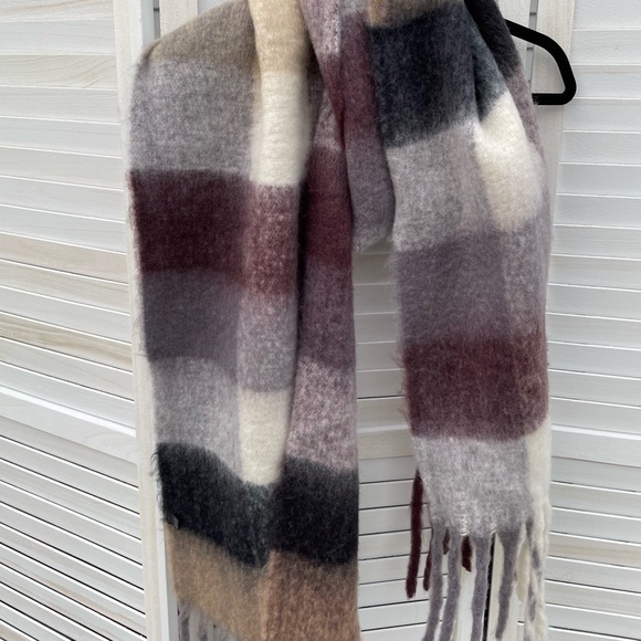 Super Chunky Scarf - Picture 3 of 5